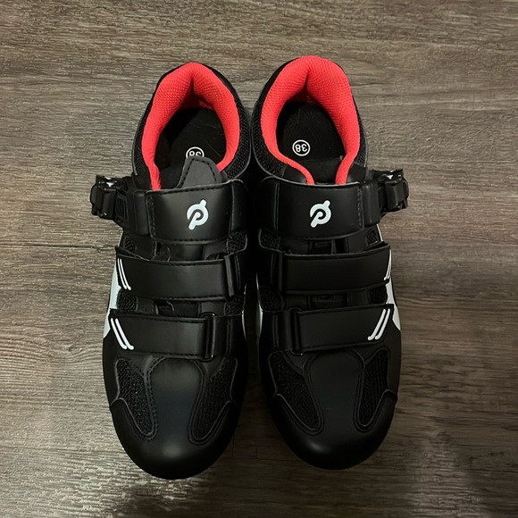 Peloton Shoes - Peloton shoes only used a few times